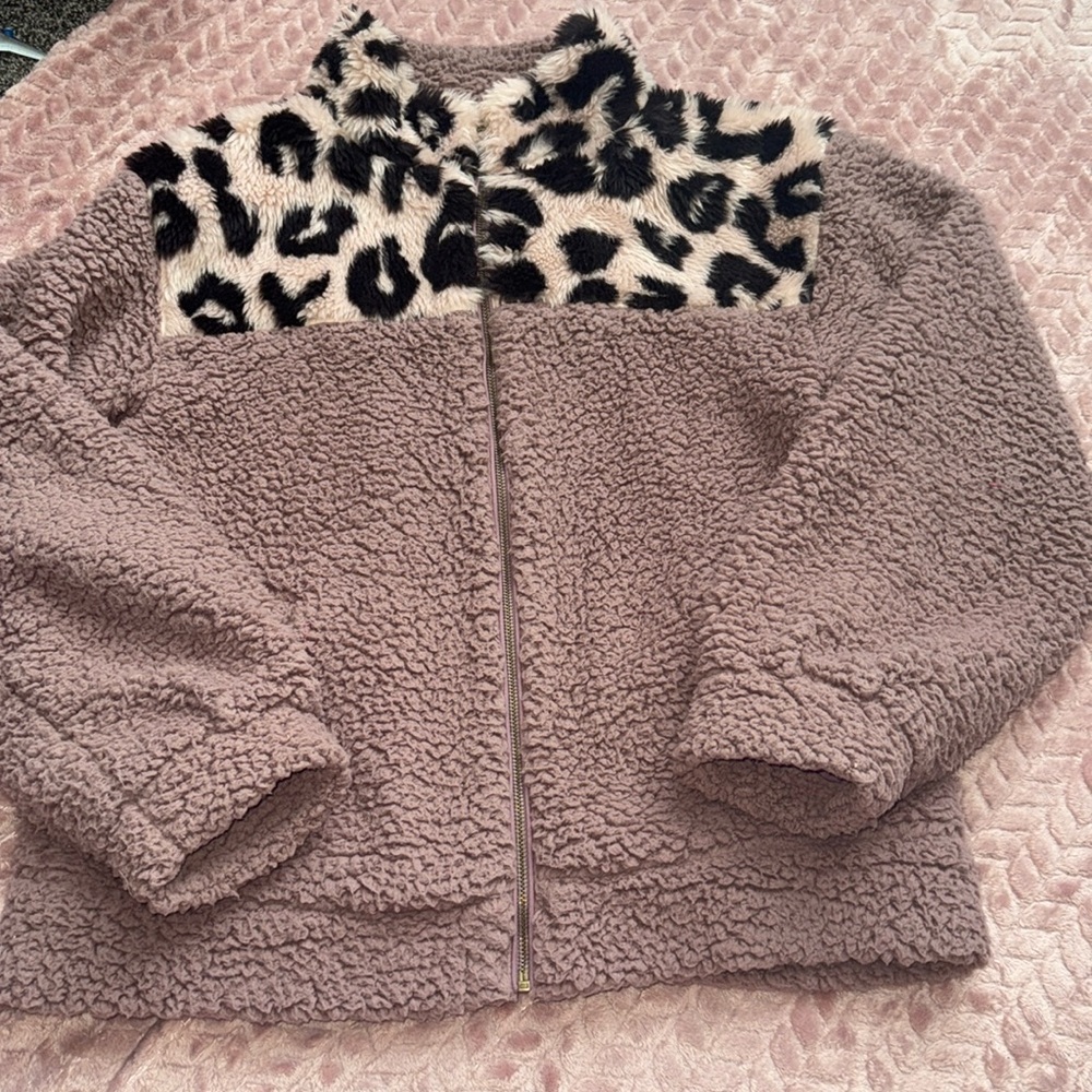 Zip up coat/hoodie